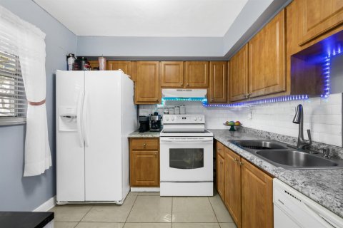 Купить кондоминиум в Плантация, Флорида 3 комнаты, 86.4м2, № 2147044 - фото 3