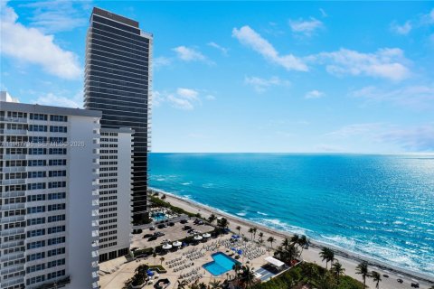 Condominio en alquiler en Hallandale Beach, Florida, 2 dormitorios, 117.06 m2 № 2051264 - foto 21