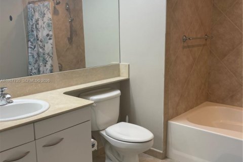 Condominio en alquiler en Hallandale Beach, Florida, 2 dormitorios, 117.06 m2 № 2051264 - foto 15