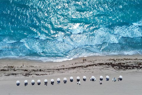 Condominio en alquiler en Hallandale Beach, Florida, 2 dormitorios, 117.06 m2 № 2051264 - foto 11