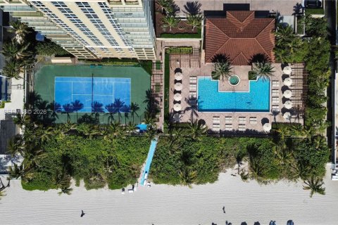 Condominio en alquiler en Hallandale Beach, Florida, 2 dormitorios, 117.06 m2 № 2051264 - foto 17