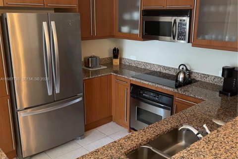 Condominio en alquiler en Hallandale Beach, Florida, 2 dormitorios, 117.06 m2 № 2051264 - foto 13