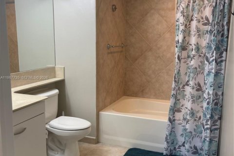 Condominio en alquiler en Hallandale Beach, Florida, 2 dormitorios, 117.06 m2 № 2051264 - foto 18