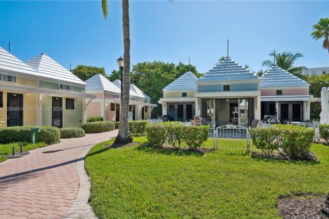 Condo in Key Biscayne, Florida, 2 bedrooms  № 2068615 - photo 16