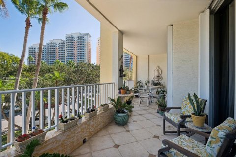 Condo in Key Biscayne, Florida, 2 bedrooms  № 2068615 - photo 12