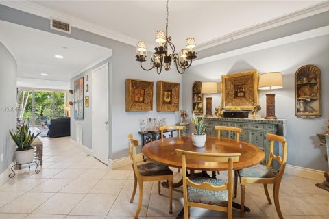 Condo in Key Biscayne, Florida, 2 bedrooms  № 2068615 - photo 5