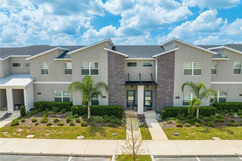 Townhouse in STOREY LAKE in Kissimmee, Florida 4 bedrooms, 177.81 sq.m. № 1334197 - photo 2