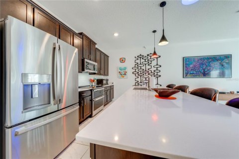 Townhouse in STOREY LAKE in Kissimmee, Florida 4 bedrooms, 177.81 sq.m. № 1334197 - photo 7