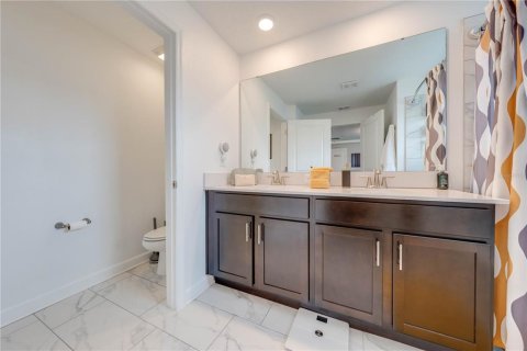 Townhouse in STOREY LAKE in Kissimmee, Florida 4 bedrooms, 177.81 sq.m. № 1334197 - photo 19