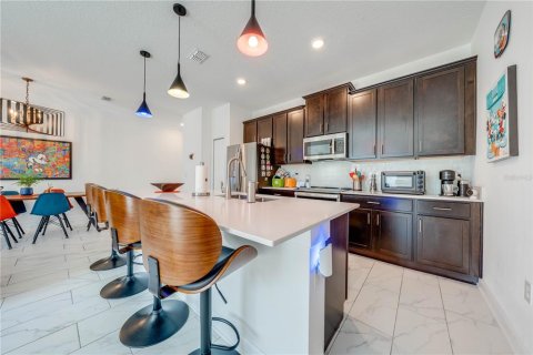 Townhouse in STOREY LAKE in Kissimmee, Florida 4 bedrooms, 177.81 sq.m. № 1334197 - photo 4
