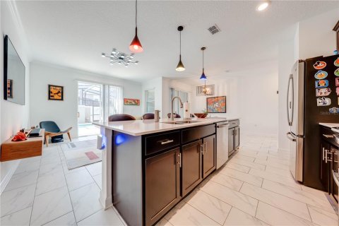 Townhouse in STOREY LAKE in Kissimmee, Florida 4 bedrooms, 177.81 sq.m. № 1334197 - photo 9