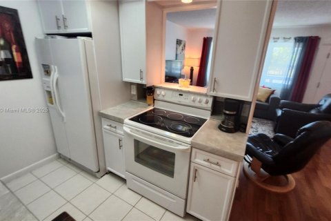 Condominio en venta en Deerfield Beach, Florida, 1 dormitorio, 68.56 m2 № 1691909 - foto 12