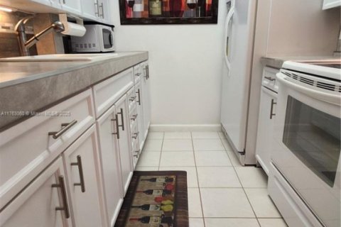 Condominio en venta en Deerfield Beach, Florida, 1 dormitorio, 68.56 m2 № 1691909 - foto 13