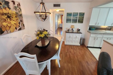 Condominio en venta en Deerfield Beach, Florida, 1 dormitorio, 68.56 m2 № 1691909 - foto 8