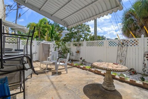 Commercial property in Gulfport, Florida 479 sq.m. № 626578 - photo 17