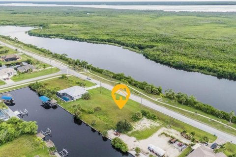 Land in Port Charlotte, Florida № 1912481 - photo 1