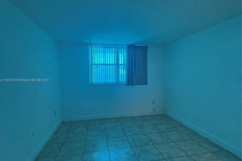 Снять в аренду квартиру в Норт-Майами, Флорида 1 спальня, 62.52м2, № 1955072 - фото 10