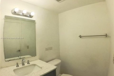 Снять в аренду квартиру в Норт-Майами, Флорида 1 спальня, 62.52м2, № 1955072 - фото 5