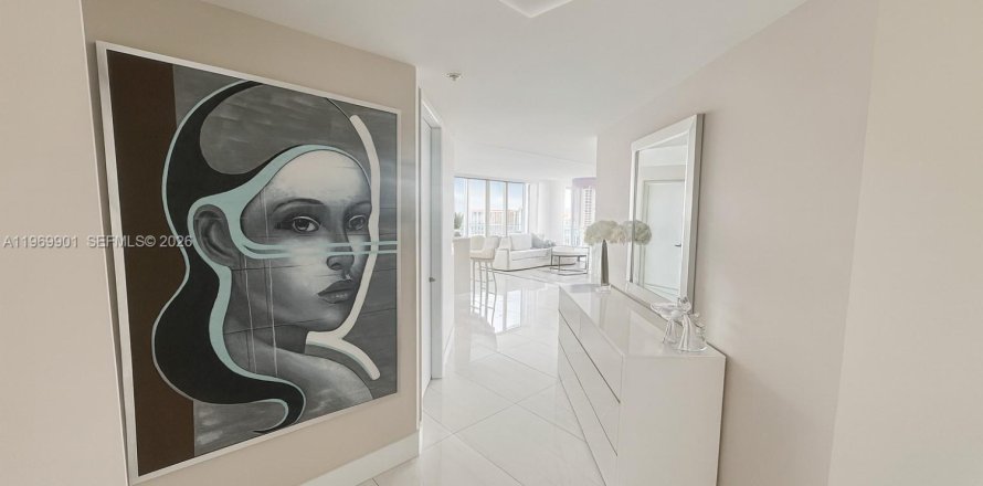 Condo in Sunny Isles Beach, Florida, 3 bedrooms № 2030903