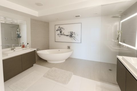 Condo in Sunny Isles Beach, Florida, 3 bedrooms № 2030903 - photo 6