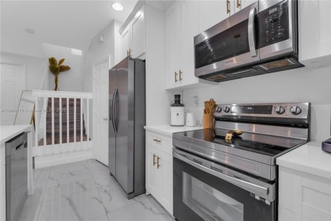 Townhouse in North Lauderdale, Florida 2 bedrooms, 107.86 sq.m. № 1753062 - photo 7