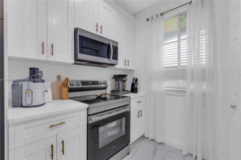 Townhouse in North Lauderdale, Florida 2 bedrooms, 107.86 sq.m. № 1753062 - photo 9
