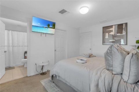 Townhouse in North Lauderdale, Florida 2 bedrooms, 107.86 sq.m. № 1753062 - photo 28