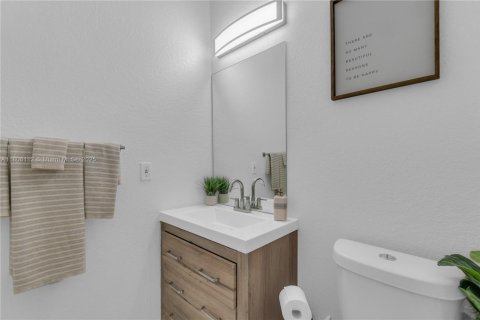 Townhouse in North Lauderdale, Florida 2 bedrooms, 107.86 sq.m. № 1753062 - photo 25