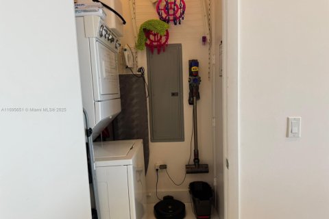 Condominio en venta en Sunny Isles Beach, Florida, 2 dormitorios, 179.77 m2 № 2016324 - foto 16