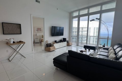 Condominio en venta en Sunny Isles Beach, Florida, 2 dormitorios, 179.77 m2 № 2016324 - foto 7