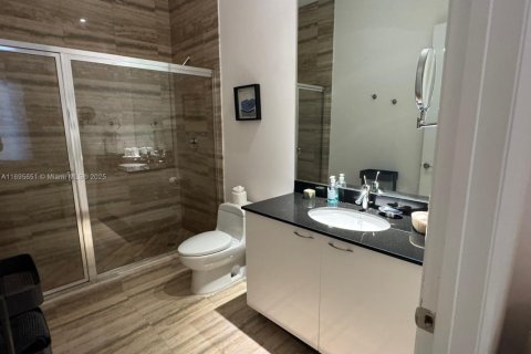 Condominio en venta en Sunny Isles Beach, Florida, 2 dormitorios, 179.77 m2 № 2016324 - foto 14