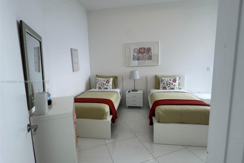 Condominio en venta en Sunny Isles Beach, Florida, 2 dormitorios, 179.77 m2 № 2016324 - foto 11