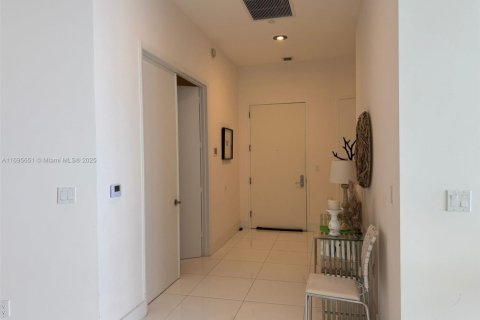 Condominio en venta en Sunny Isles Beach, Florida, 2 dormitorios, 179.77 m2 № 2016324 - foto 15