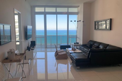 Condominio en venta en Sunny Isles Beach, Florida, 2 dormitorios, 179.77 m2 № 2016324 - foto 5