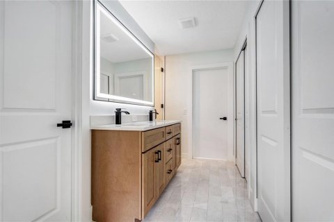 House in Winter Park, Florida 4 bedrooms, 190.45 sq.m. № 2398489 - photo 22