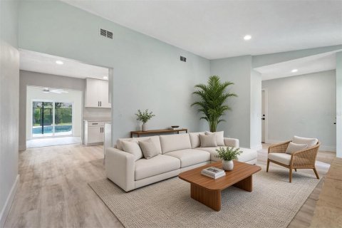 House in Winter Park, Florida 4 bedrooms, 190.45 sq.m. № 2398489 - photo 13