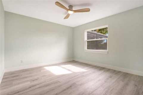 House in Winter Park, Florida 4 bedrooms, 190.45 sq.m. № 2398489 - photo 18