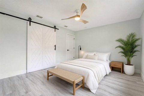 House in Winter Park, Florida 4 bedrooms, 190.45 sq.m. № 2398489 - photo 24