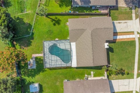 House in Winter Park, Florida 4 bedrooms, 190.45 sq.m. № 2398489 - photo 16