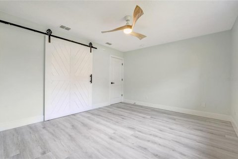 House in Winter Park, Florida 4 bedrooms, 190.45 sq.m. № 2398489 - photo 23