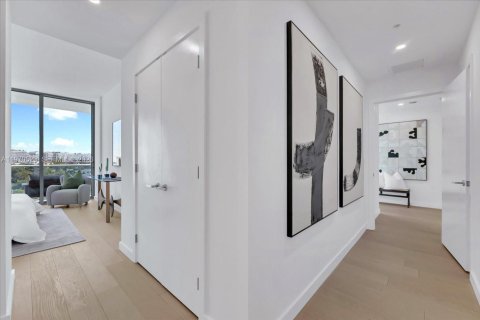 Condo in Bay Harbor Islands, Florida, 4 bedrooms  № 2031280 - photo 18