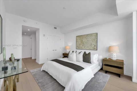 Condo in Bay Harbor Islands, Florida, 4 bedrooms  № 2031280 - photo 15