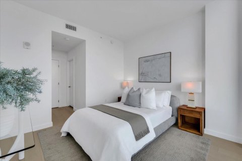 Condo in Bay Harbor Islands, Florida, 4 bedrooms  № 2031280 - photo 23