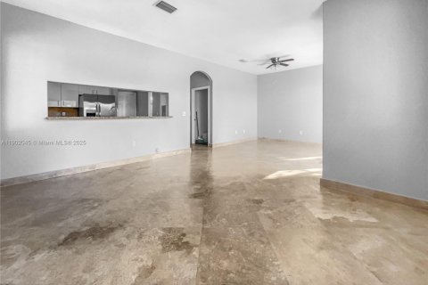 Casa en alquiler en Homestead, Florida, 4 dormitorios, 208.38 m2 № 1954333 - foto 9