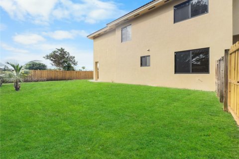 House in Homestead, Florida 4 bedrooms, 208.38 sq.m. № 1954333 - photo 30