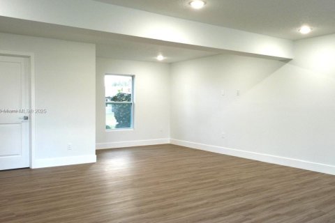 House in Kissimmee, Florida 4 bedrooms, 215.53 sq.m. № 1878384 - photo 16