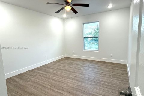 House in Kissimmee, Florida 4 bedrooms, 215.53 sq.m. № 1878384 - photo 25