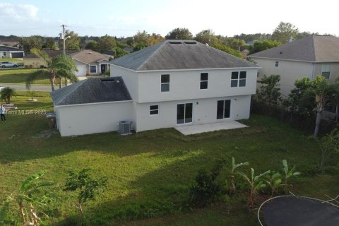 House in Kissimmee, Florida 4 bedrooms, 215.53 sq.m. № 1878384 - photo 6