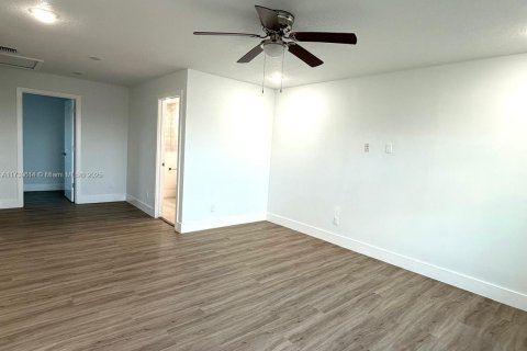 House in Kissimmee, Florida 4 bedrooms, 215.53 sq.m. № 1878384 - photo 19