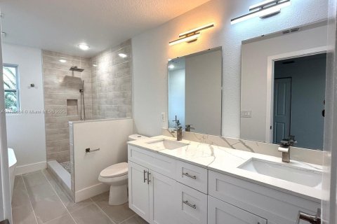 House in Kissimmee, Florida 4 bedrooms, 215.53 sq.m. № 1878384 - photo 28